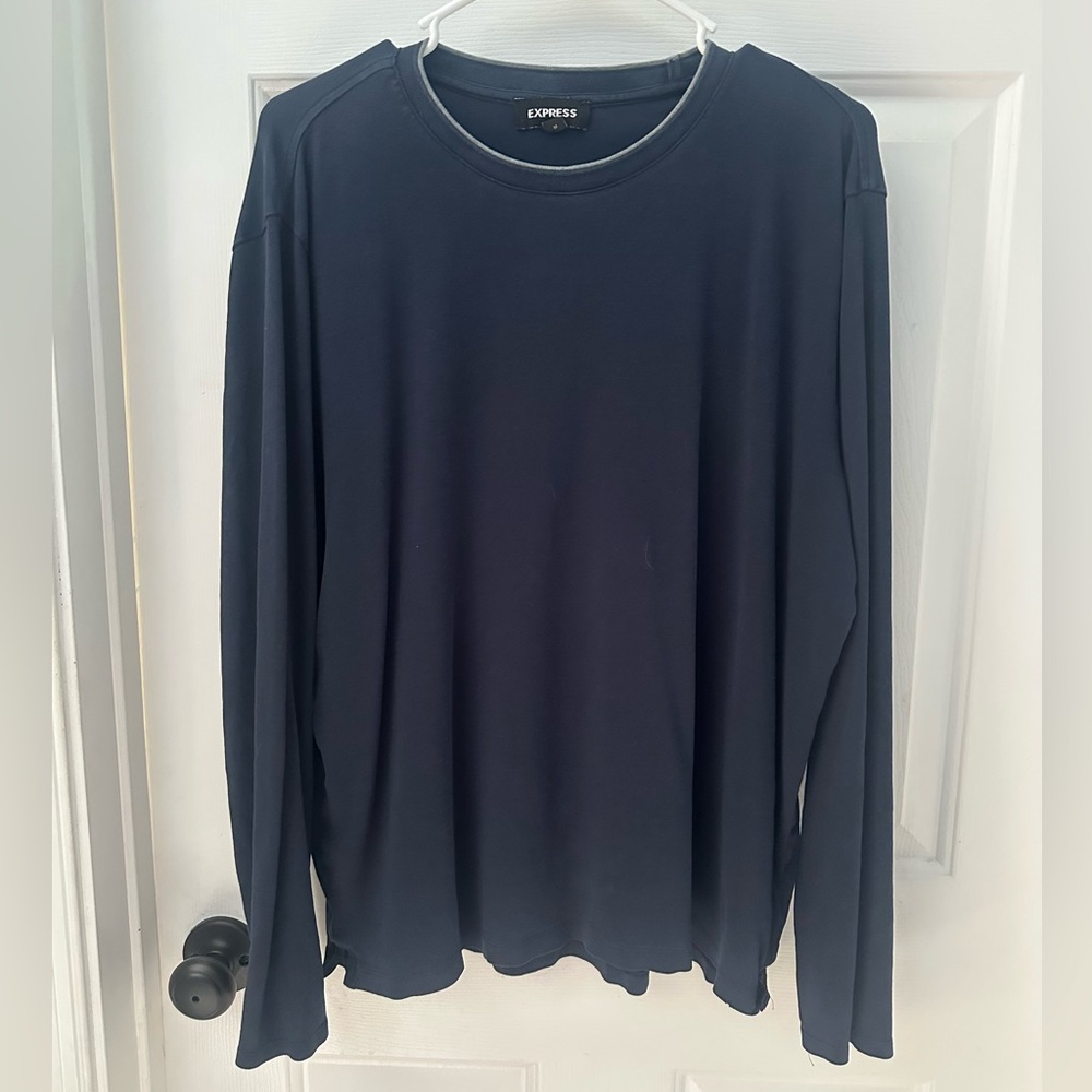 Express Men's Crew-Neck Long Sleeve Shirt (Medium)